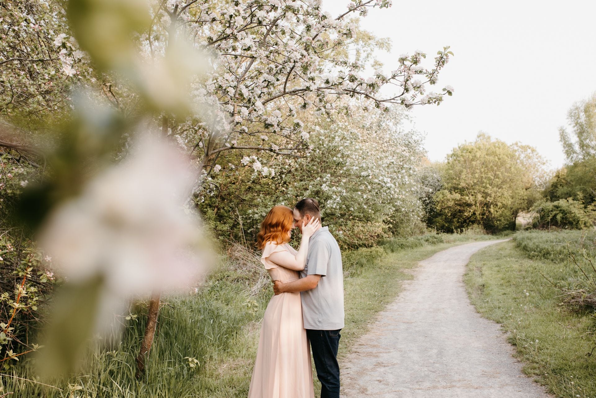 A Dreamy Summertime Engagement Session A Dreamy Summertime Engagement Session